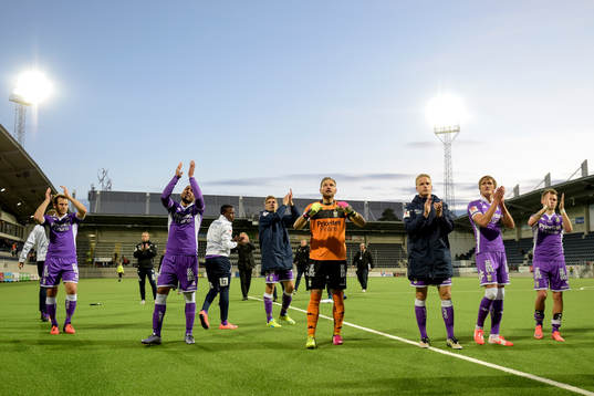 IFK Göteborgs spelare jublar