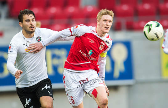 Örebros Astrit Ajdarevic och Kalmars Rasmus Elm