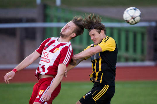 IFK Hässleholms Pontus Björnsson i matchen i division 2