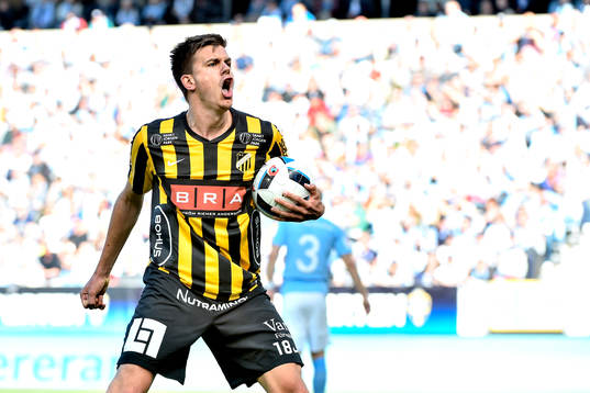 Häckens Alexander Jeremejeff jublar