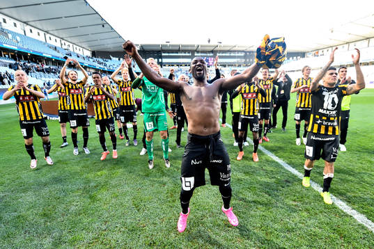 Häckens John Owoeri jublar