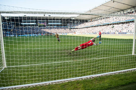 Häckens Simon Sandberg sätter