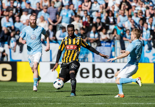 Hela situationen då Malmö FFs Oscar Lewicki får rött
