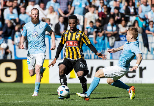 Hela situationen då Malmö FFs Oscar Lewicki får rött