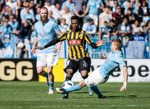 Hela situationen då Malmö FFs Oscar Lewicki får rött