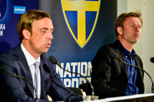 Malmö FFs tränare Allan Kuhn och Häckens tränare Peter