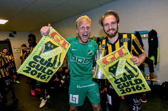 Häcken målvakt Peter Abrahamsson och Simon Sandberg
