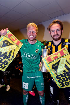 Häcken målvakt Peter Abrahamsson och Simon Sandberg
