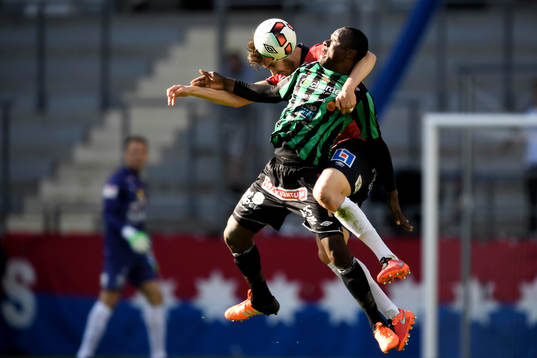 Varbergs Nsima Peter och Örgrytes Johan Hammar