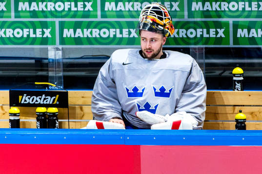 Målvakt Joel Lassinantti på bänken