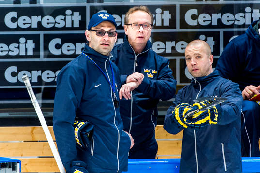 Assisterande tränare Peter Popovic, förbundskapten Pär