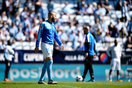 Malmö FFs Guillermo Molins värmer upp