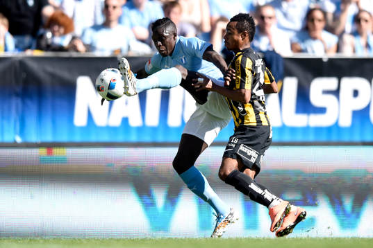Malmö FFs Pa Konate och Häckens Nasiru Mohammed