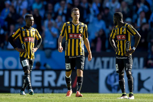 Häckens Jasmin Sudic och Demba Savage deppar