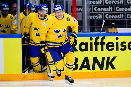 Sveriges Johan Norman före ishockeymatchen i Ishockey-VM