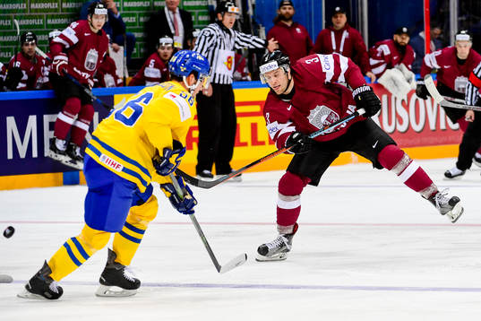 Lettlands Maksims Sirokovs provar skott