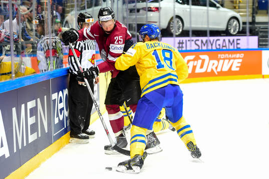 Lettlands Andris Dzerins och Sveriges Mikael Backlund