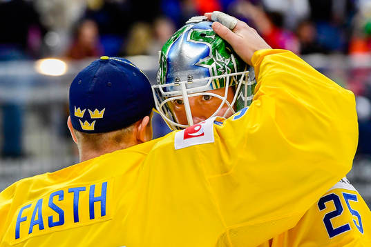 Sveriges målvakt Viktor Fasth och målvakt Jacob