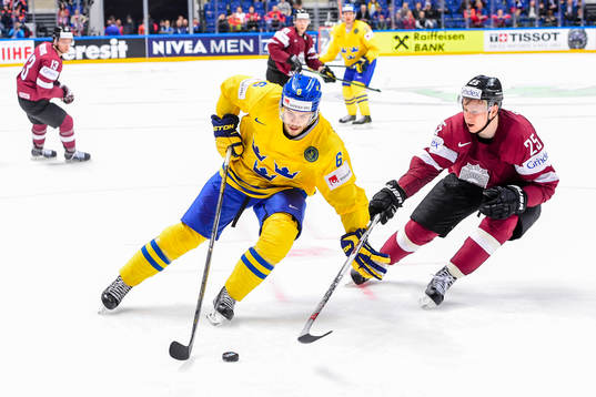 Sveriges Oscar Fantenberg och Lettlands Andris Dzerins