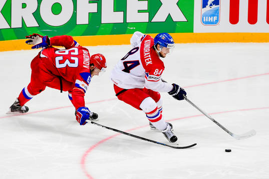 Rysslands Yevgeni Dadonov och Tjeckiens Tomas Kundratek