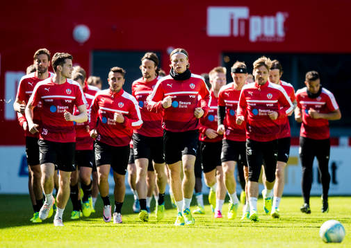Helsingborgs spelare värmer upp