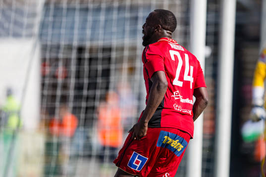Östersunds Ronald Mukiibi jublar