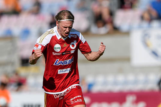 Degerfors Hampus Zackrisson jublar