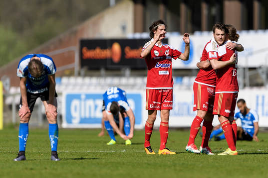 Degerfors spelare jublar