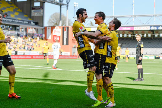 Elfsborgs Lasse Nilsson, Emir Bajrami Adam Lundqvist jublar