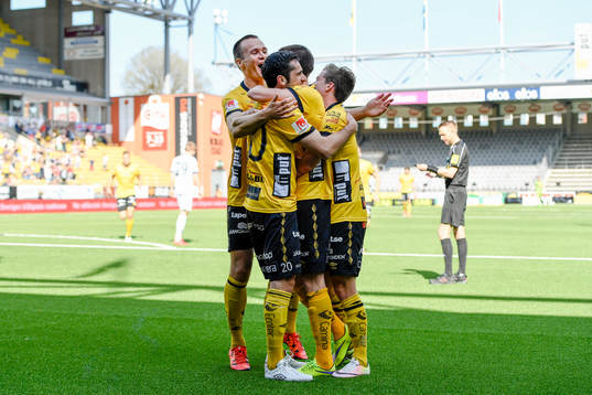 Elfsborgs Lasse Nilsson, Emir Bajrami Adam Lundqvist jublar
