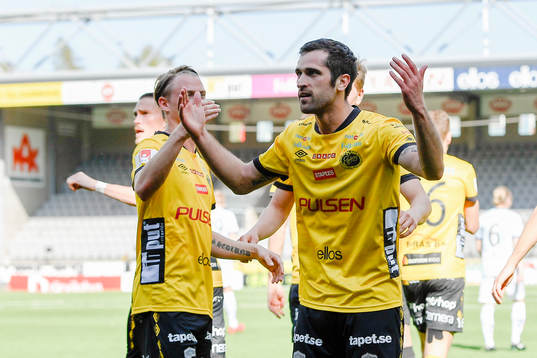 Elfsborgs Emir Bajrami Adam Lundqvist jublar