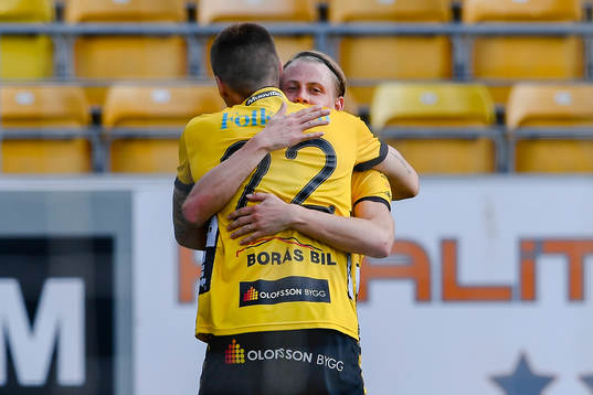 Elfsborgs Viktor Prodell och Simon Hedlund jublar