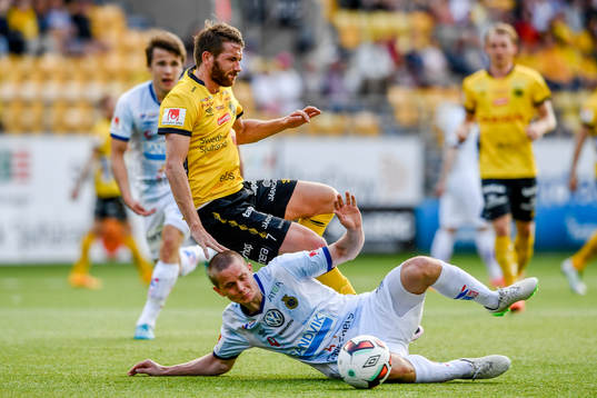 Gefles Anton Lans stoppar Elfsborgs Marcus Rohdén