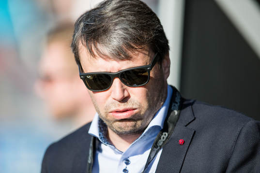 Östersunds ordförande Daniel Kindberg pustar ut