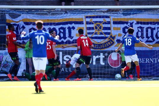 Åtvidabergs Simon Helg gör mål 2-0