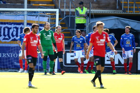 Trelleborgs målvakt Fredrik Persson med flera deppar