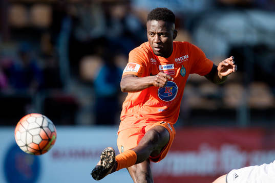 +Athletics Mohamed Buya Tugay skjuter ett skott