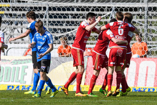Degerfors spelare jublar