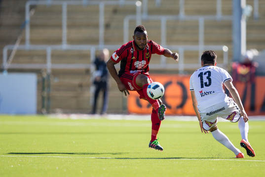 Östersunds Michael Omoh mot Kalmars Emin Nouri