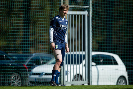 IFK Göteborgs målvakt Oliver Gustafsson tvingas avbryta