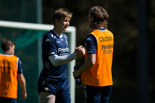 IFK Göteborgs målvakt Oliver Gustafsson tvingas avbryta