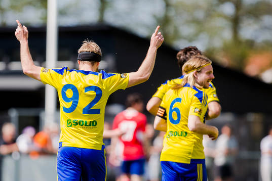 Eskilsminnes Emil Åberg jublar