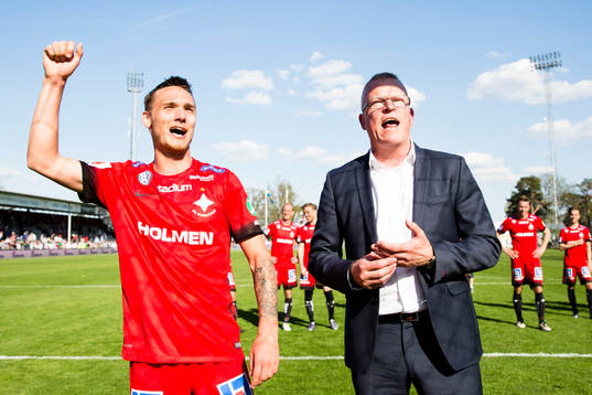 Norrköpings Linus Wahlqvist och manager Janne Andersson