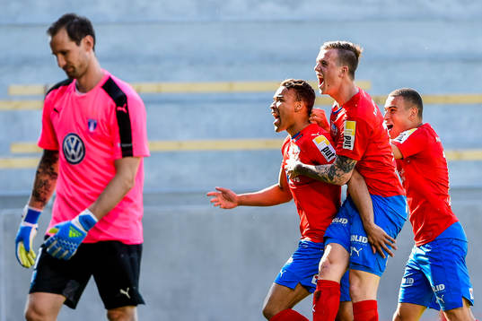 Helsingborgs Matthew Rusike , Alexander Achinioti-Jönsson