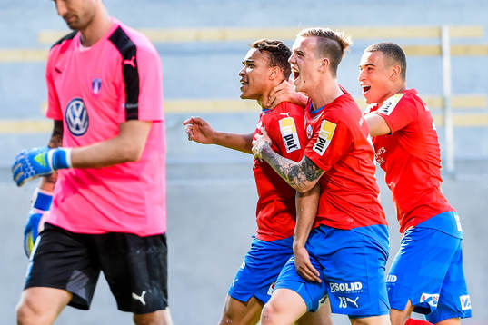 Helsingborgs Matthew Rusike , Alexander Achinioti-Jönsson