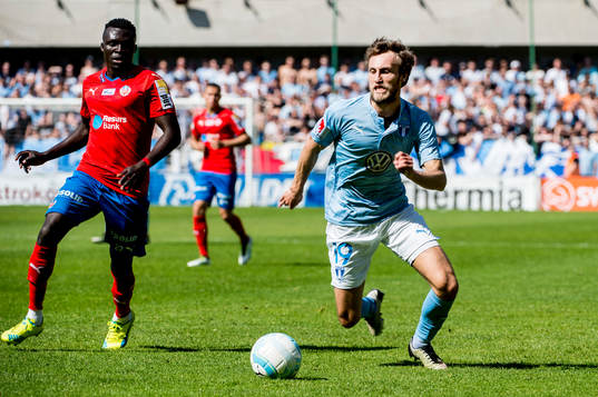 Malmö FFs Magnus Wolff Eikrem mot Helsingborgs Lalawélé