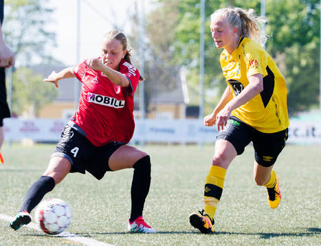 s Elin Björklund och Ältas Astrid Larsson