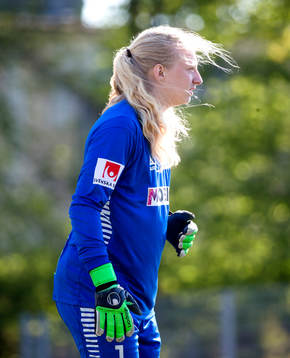 s målvakt Josephine Frigge