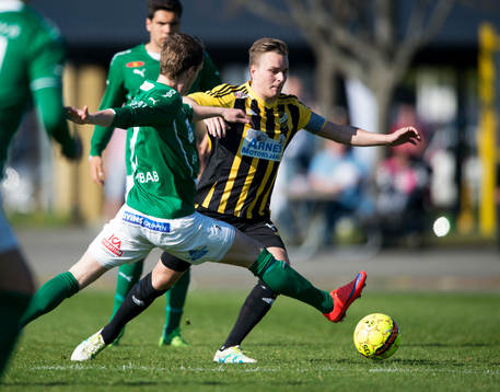 IFK Hässleholms Danny Gunnarsson i matchen i division 2