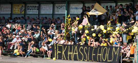 IFK Hässleholms supporters i matchen i division 2 mellan